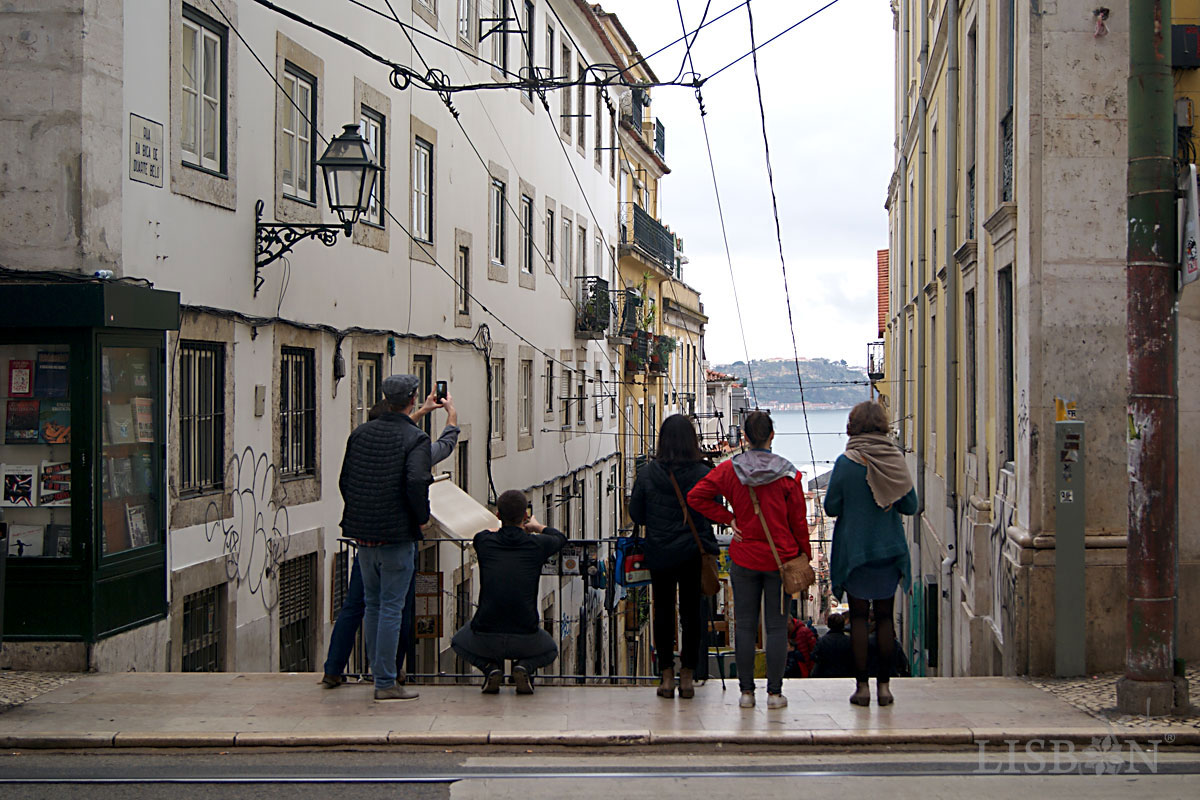 Lisbon in Time Lapse: Bica Funicular