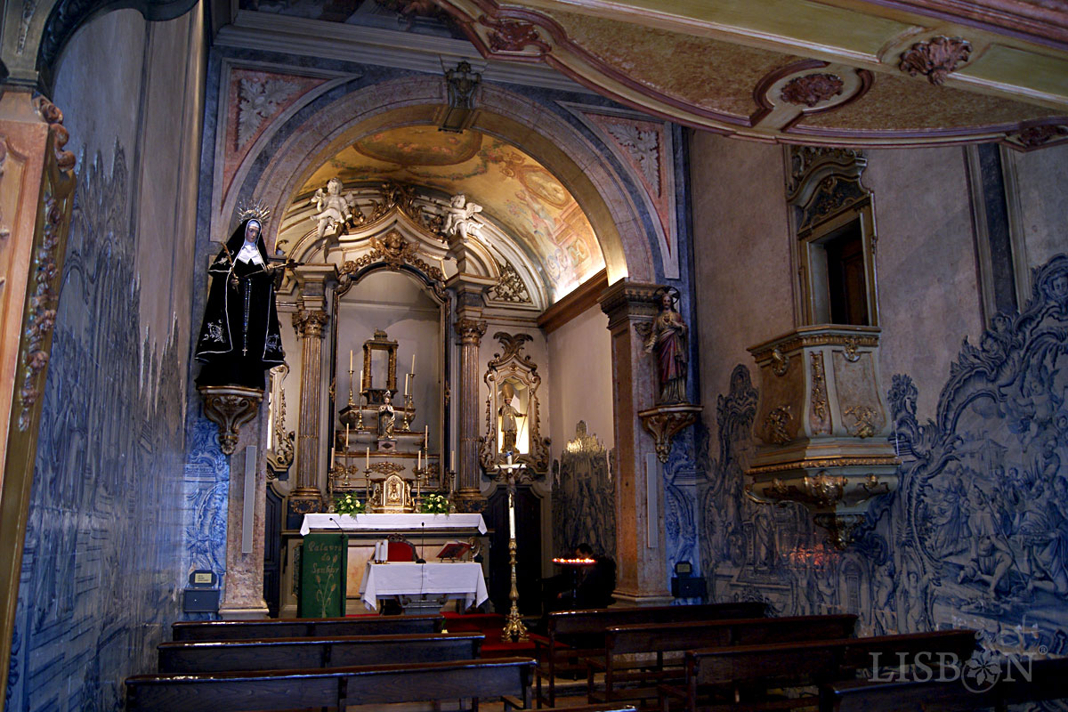 Interior of the Nossa Senhora da Oliveira Church