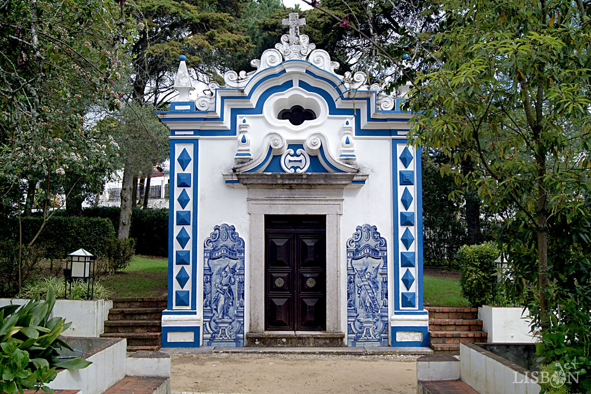 Solar dos Zagallos: Funerary chapel dedicated to Senhor dos Passos