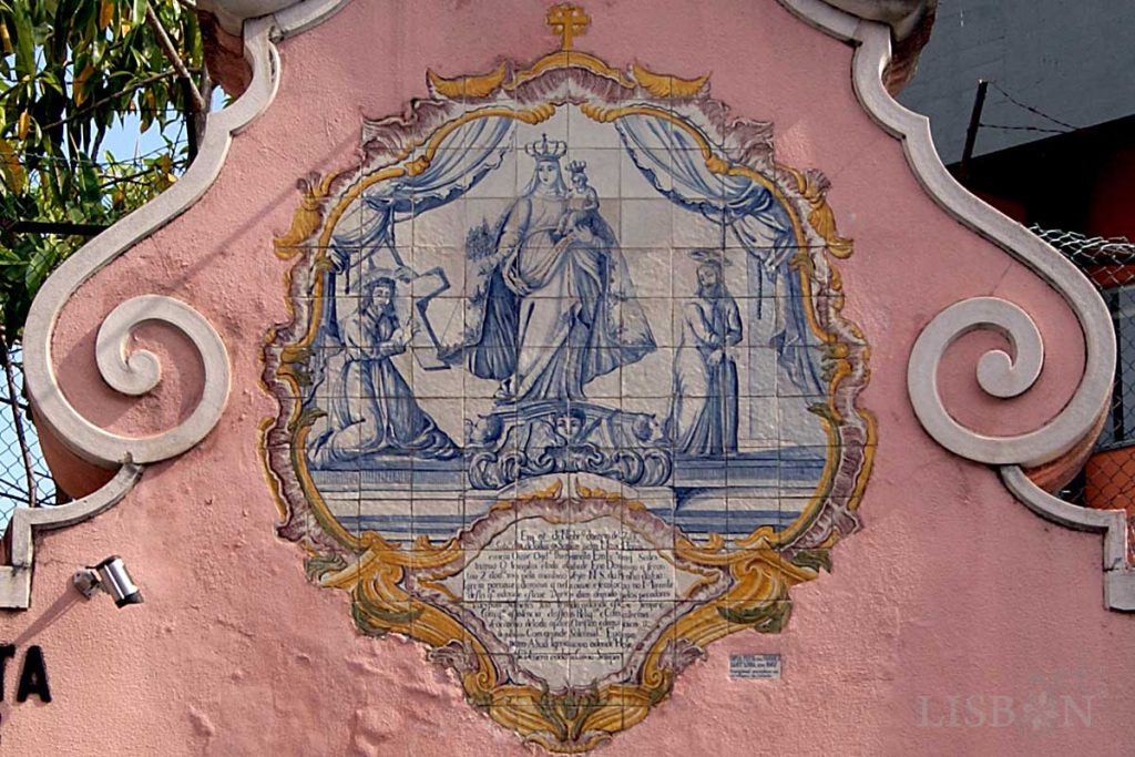 Registo de Azulejo no Edifício da Junta de Freguesia da Penha de França