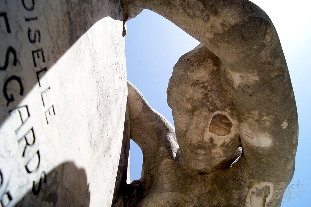 Cemitério Histórico: Nomes inscritos em pedra, Cemitério dos Prazeres