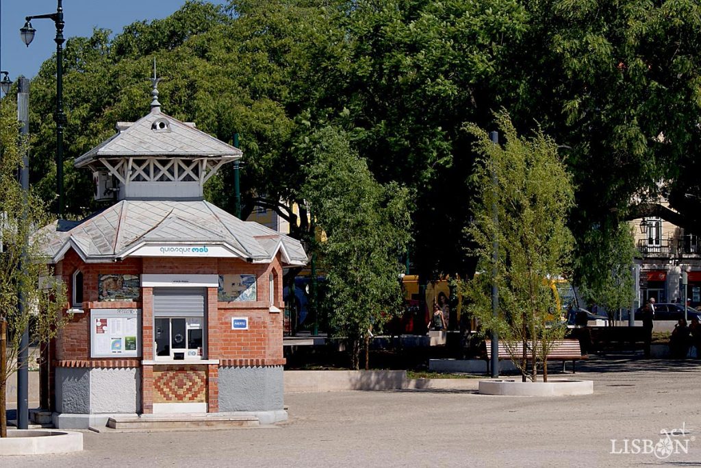 Kiosk of the Carris in Roque Gameiro Garden in Cais do Sodré