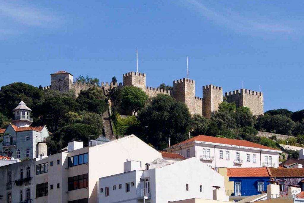 O Castelo de São Jorge hoje, resultado de profunda intervenção da DGEMN entre 1938 e 1940