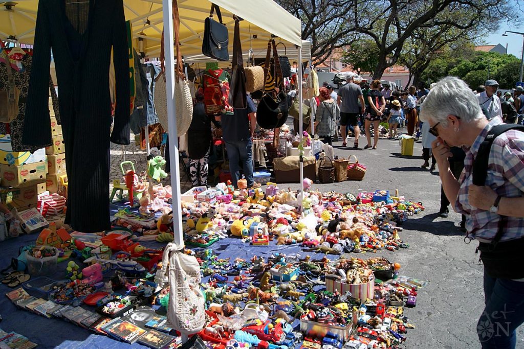 Feira da Ladra, Lisbon’s Flea Market. We can find all sorts of things, new and second-hand.