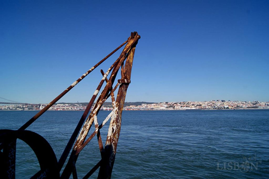 Abandoned industrial equipment. Since long ago that Cacilhas and Almada attracted people who settled here to work. First, in gold mining in the Tagus river, and then working in the various industries that were established along the Cais do Ginjal, in lands that were gradually “taken away” from the river.