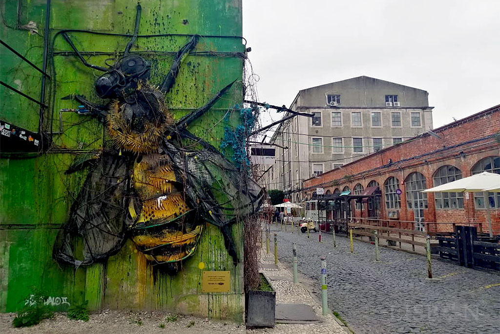 Bordalo II's artwork: Bee, Lx Factory, Alcântara