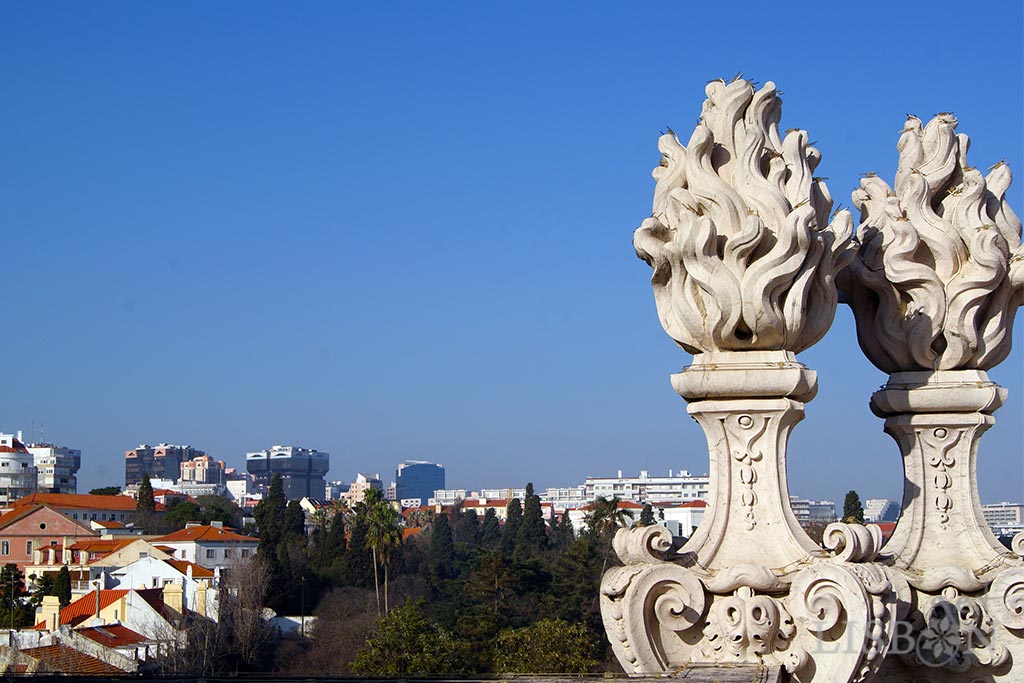 The complex of the Estrela Basilica and the Convent of the Most Sacred Heart of Jesus is classified as a national monument since 1907.