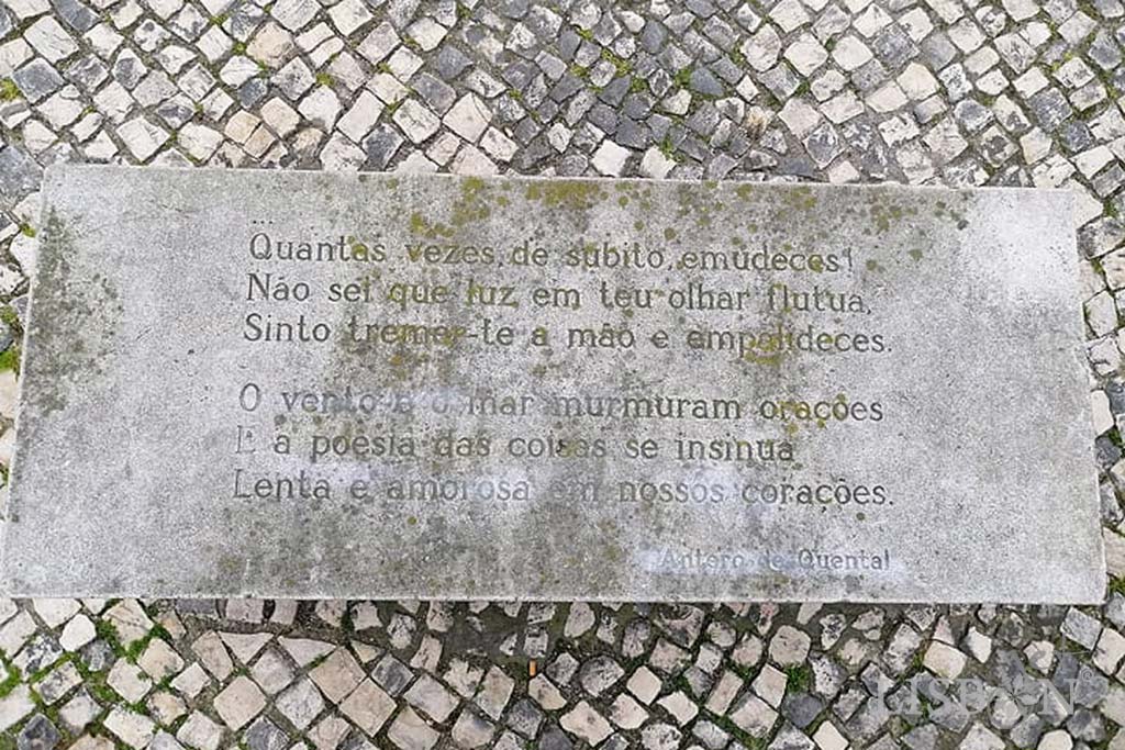 O banco do Jardim das Amoreiras tem um poema de Antero de Quental