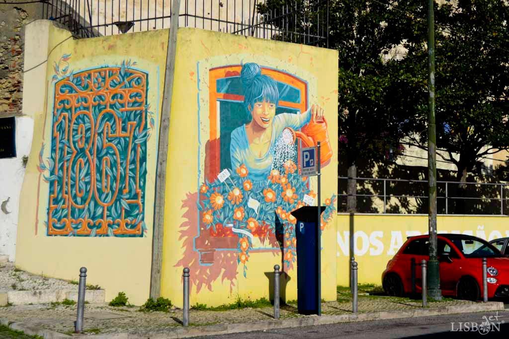 Esta obra do artista português Mário Belém fica no cruzamento da Calçada de Santa Apolónia com a Rua da Bica do Sapato. É composto por três partes: a data 1867, celebrada com vida e cor; o símbolo da morte e a inscrição “150 ANOS ABOLIÇÃO DA PENA DE MORTE EM PORTUGAL”.