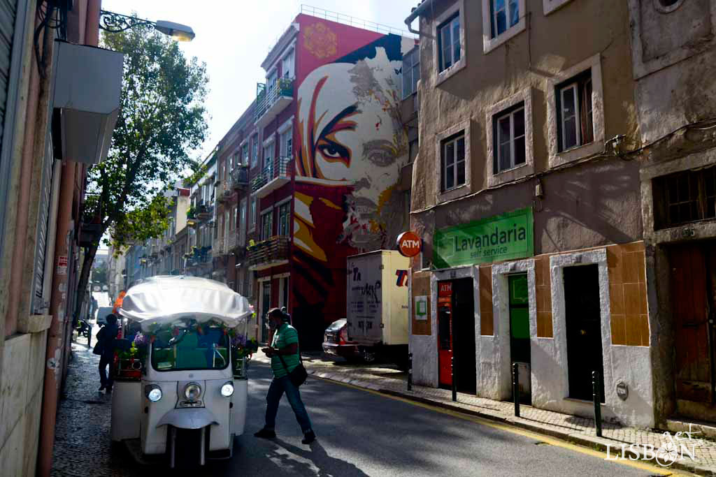 “Universal Personhood” by Obey Giant e Vhils in Rua Senhora da Glória. This painting belongs to the project Universal Personhood by Obey Giant that aims to promote peace, equality and humanity and evokes the discrimination of the rights of women in Arab countries.