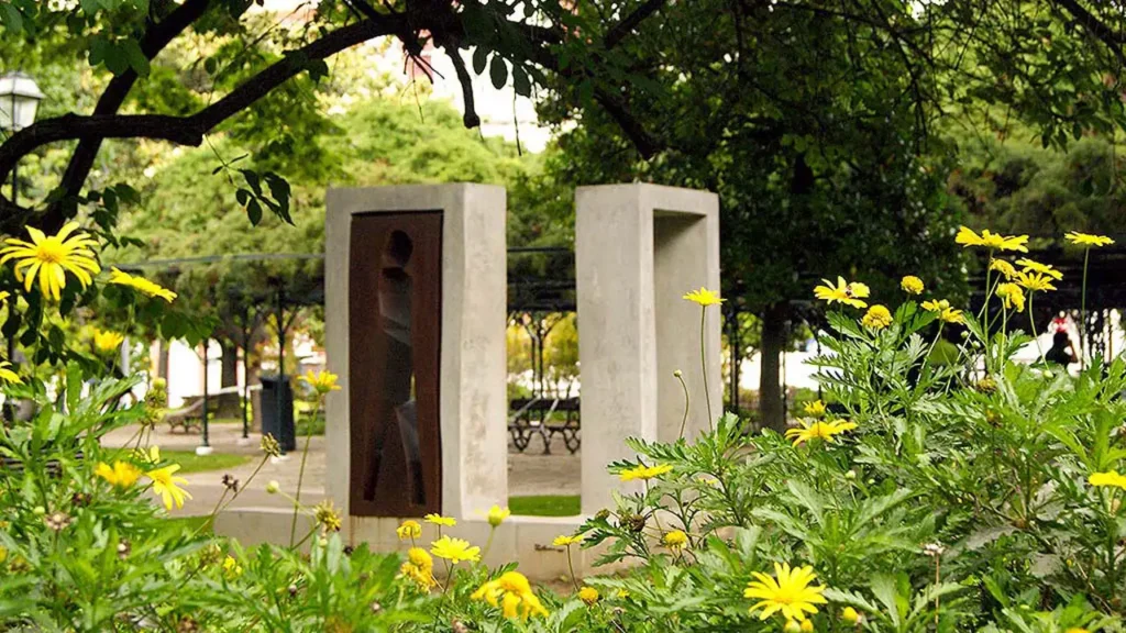 Arte Pública do Jardim do Príncipe Real; Lisboa de Abril Cidade do Mundo - Homenagem às Vítimas da Intolerância Homofóbica