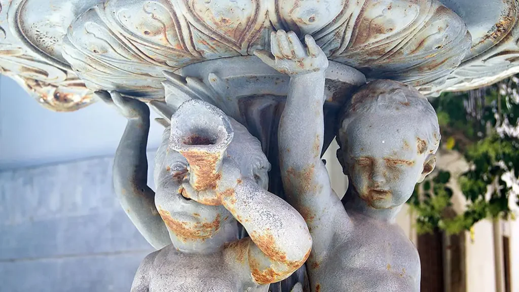 Fontes de Ferro da Lisboa Oitocentista: pormenor da pequena fonte-repuxo da Travessa do Patrocínio