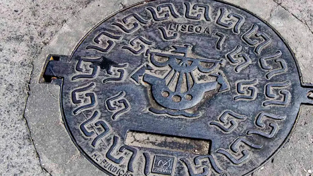 Tampas de Infra-Estruturas de Lisboa: Tampa com o símbolo da cidade de Lisboa