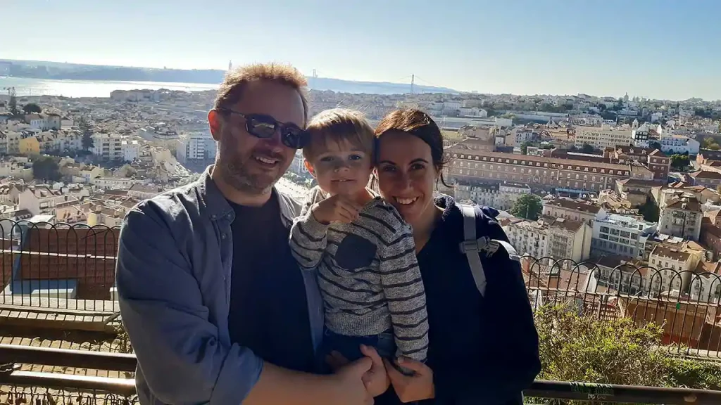 Em Lisboa em Nós de Marie-Claire e Jérôme vai ficar a conhecer um simpático casal, oriundo da Suíça, que hoje se encontra radicado em Lisboa.