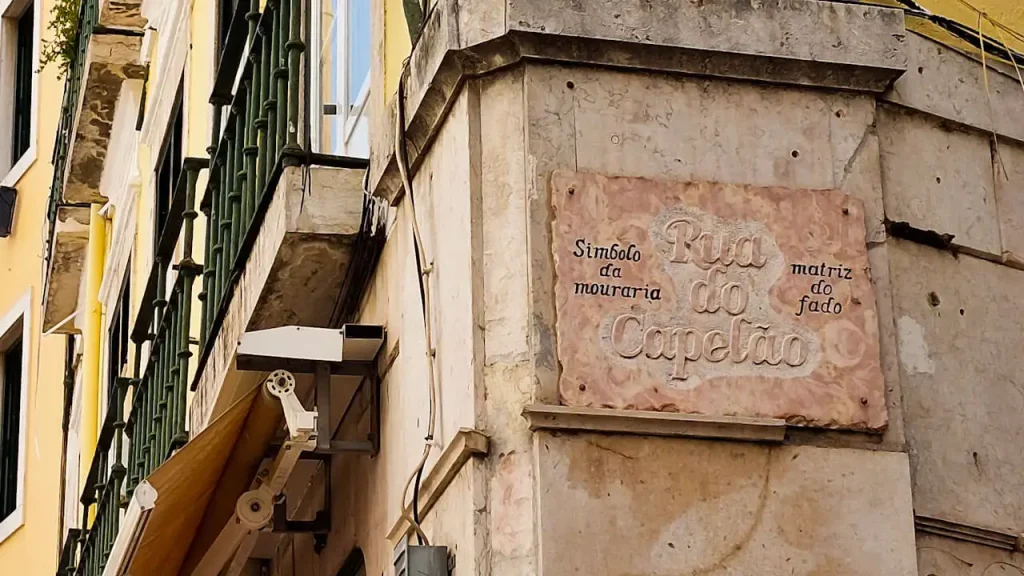 Percurso Privado Lisboa e o Fado - Placa toponímica Rua do Capelão