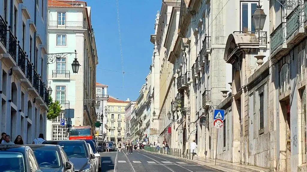 Private Walking Tour Italian Lisbon - Rua do Alecrim