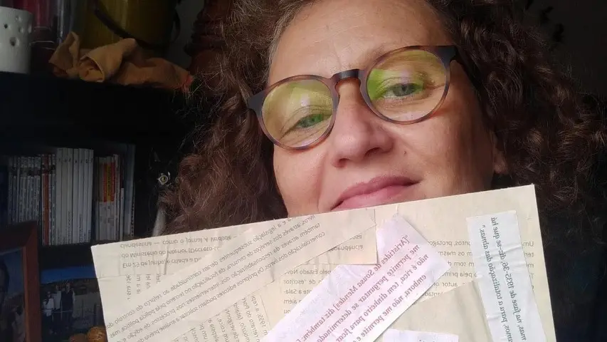 Lisboa em Nós de Cristina Cabral: vai descobrir a relação desta artista visual com a cidade que a acolheu e que adoptou para si.