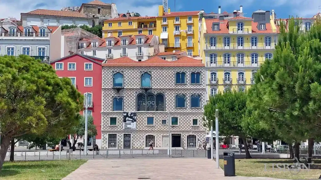 Casa dos Bicos, Largo José Saramago
