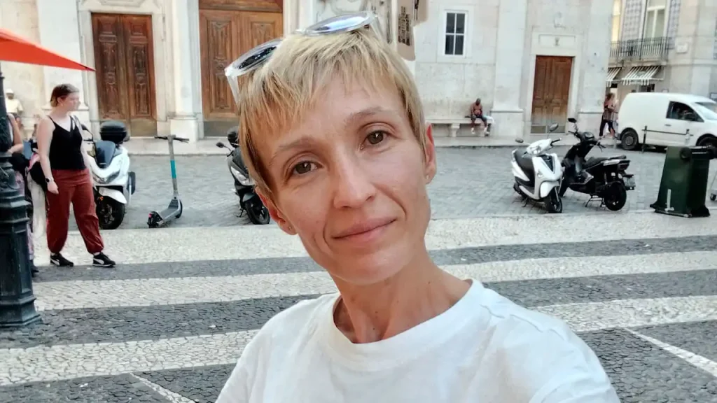 Lisboa em Nós de Marina Diachkova, artista plástica de origem russa que Lisboa cativou.