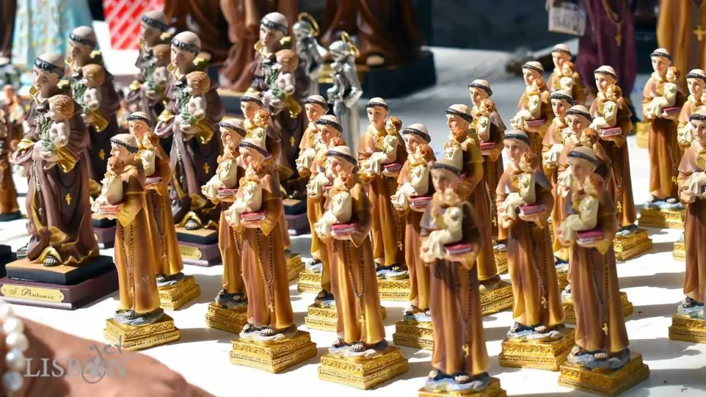 Stall selling images of Saint Anthony on the day of the procession